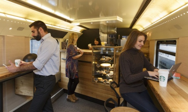 瑞士:星巴克咖啡店竟然开到火车上-2