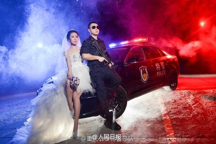 重庆特警婚纱照大片 硬汉的浪漫-3