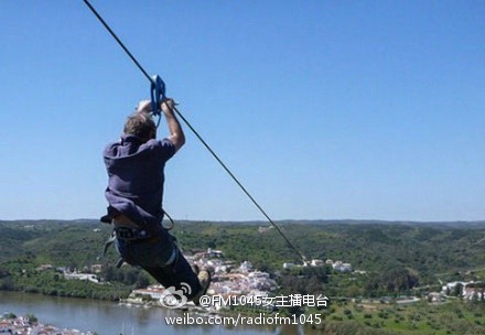 跨国滑索—从西班牙滑到葡萄牙仅需60秒-2