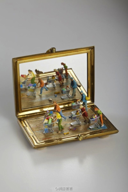 艺术家Kendal Murray 古董镜盒上创作的微缩雕塑作品-3