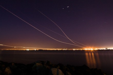 摄影师Terence Chang 夜晚飞机起飞轨迹拍摄-3