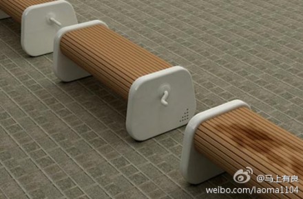 韩国设计师:可转动板条的休息长凳座椅 雨后也能坐