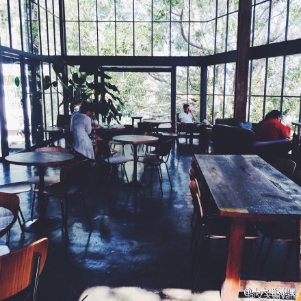 泰国清迈全玻璃透明咖啡馆local cafe-2