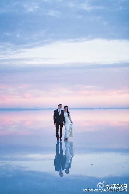 创意摄影:美国摄影师Tony Gambino邦纳维尔盐碱滩浪漫的婚纱照