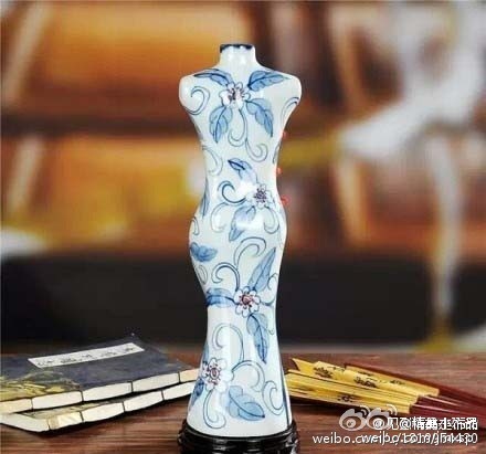 创意设计:国粹青花瓷做的旗袍摆件 气韵独特 唯美清新