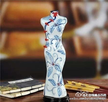 国粹青花瓷做的旗袍摆件 气韵独特 唯美清新-3