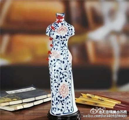 国粹青花瓷做的旗袍摆件 气韵独特 唯美清新-4