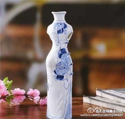 国粹青花瓷做的旗袍摆件 气韵独特 唯美清新-5