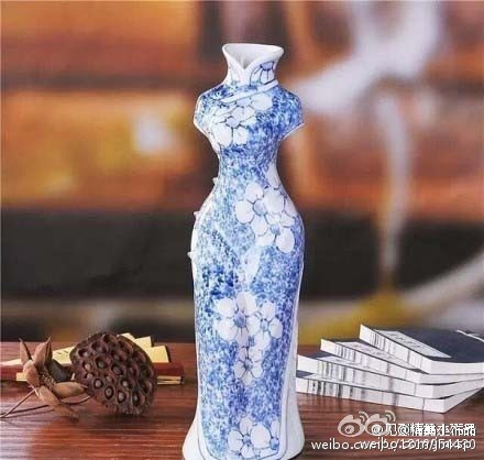 国粹青花瓷做的旗袍摆件 气韵独特 唯美清新-6