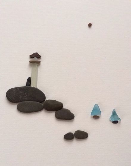 艺术家Sharon Nowlan小石头、碎玻璃、树枝拼凑的艺术品-2