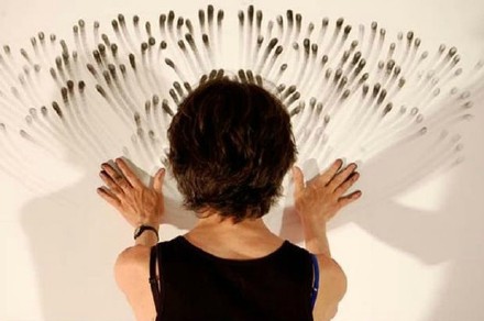 纽约艺术家Judith Braun 用手指蘸木炭粉创作的作品欣赏