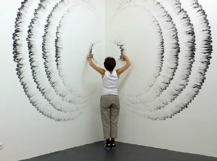 纽约艺术家Judith Braun 用手指蘸木炭粉创作的作品欣赏