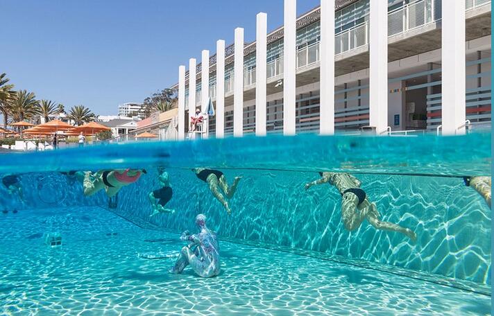 创意展览 美国洛杉矶社区泳池办水下艺术展