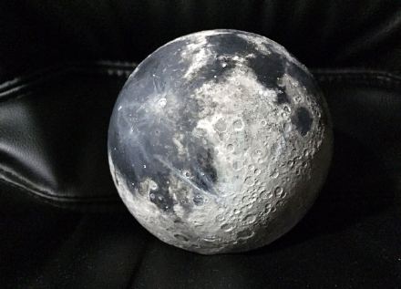 创意手工 国内网友制作石膏版月球模型
