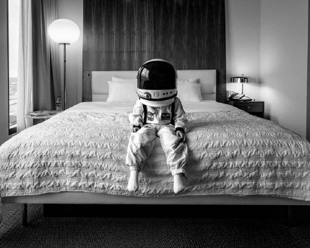 创意摄影 父亲Aaron Sheldon为孩子拍摄的宇航员照片