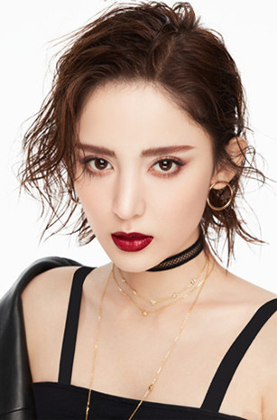 日本美妆品牌植村秀 宣布古力娜扎为新任品牌大使推出广告大片