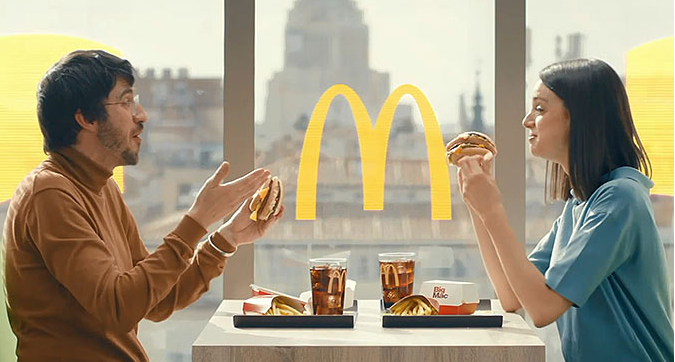 西班牙麦当劳推出未来50周年广告