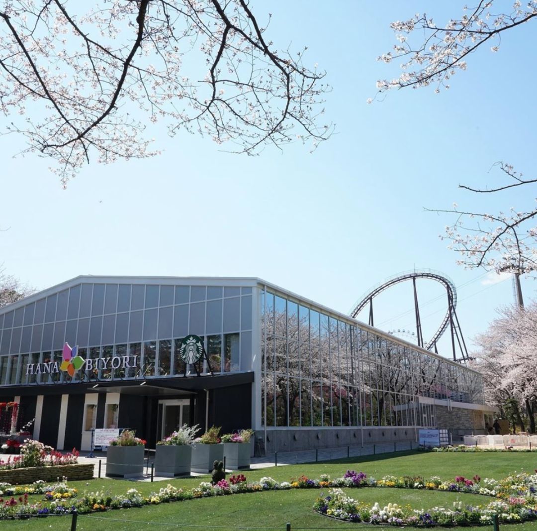  星巴克在日本温室花园HANA BIYORI内开业