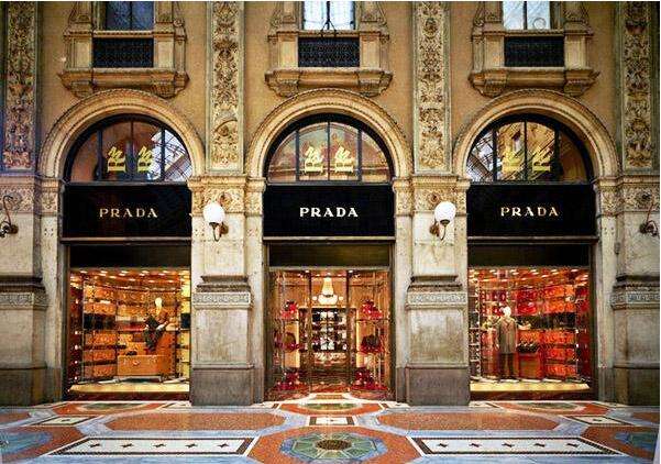 奢侈品品牌普拉达Prada，今年中国市场销售同比增长已达两位数
