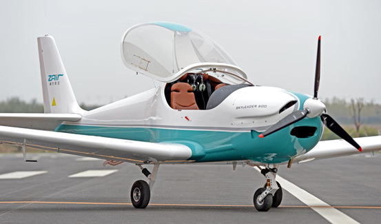 轻型飞机JA600领航者
