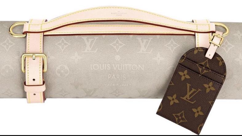 奢侈品品牌路易威登 Louis Vuitton价值$2,390瑜伽垫引广大印度教徒争议